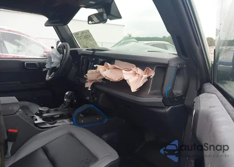 2024 Ford Bronco Black Diamond z USA, uszkodzony, nr VIN 1FMDE1BH8RLB02083